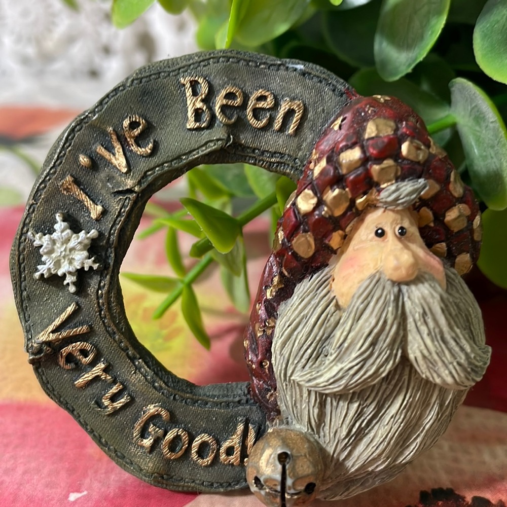 Large pottery resin Santa “ I’ve Been Very Good!” Brooch